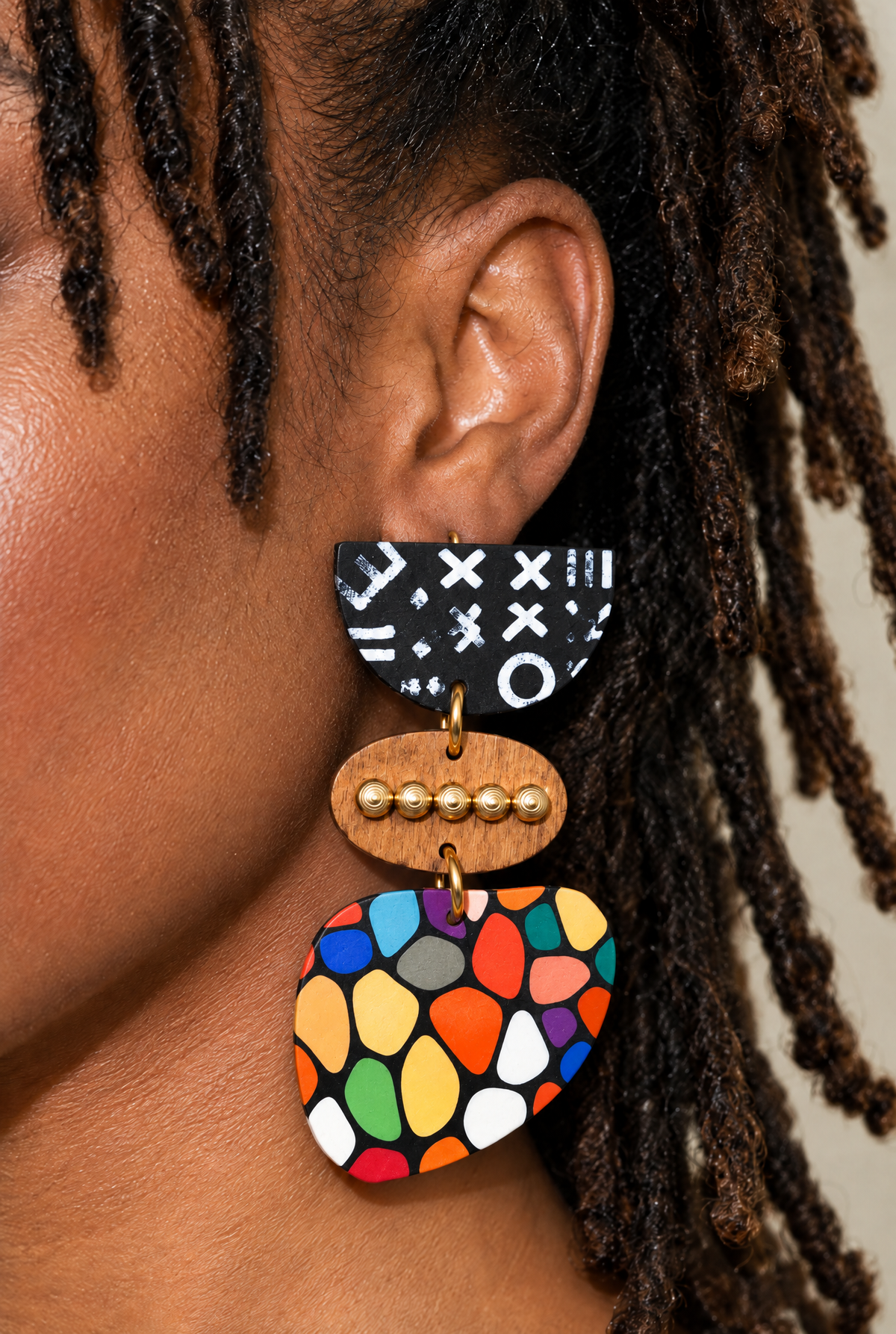 Xoxo Asymmetrical Post